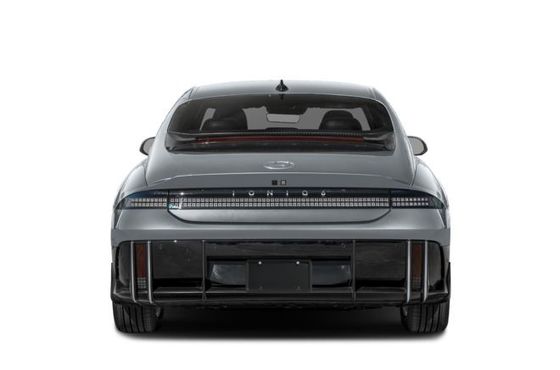 Vehículo eléctrico más eficiente en energía 2 Hyundai Ioniq 6 Vehículo eléctrico puro con alcance máximo de 361 millas Cubre 4,17 mi / kwh Largo alcance