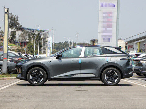 El nuevo sistema HUAWEI DEEPAL S07 2024 EREV con 121 km CLTC0.5h Tiempo de carga rápida 175kW Potencia máxima 320N.m Torque