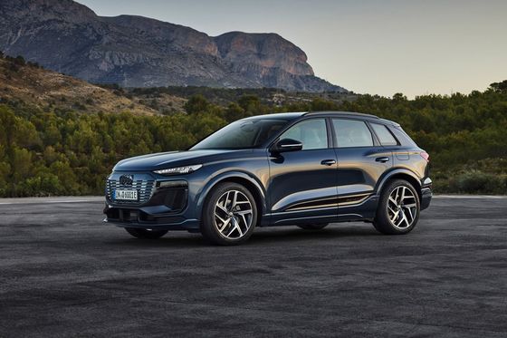 Long claimed range with super fast 270kw charging & generous equipment at Audi Q6e-tron pure electric vehile 285kw power