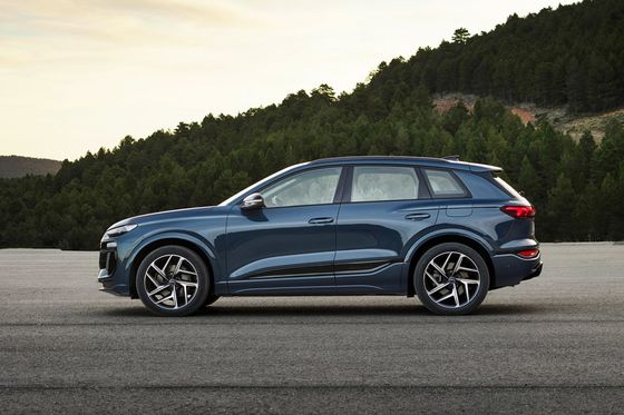Long claimed range with super fast 270kw charging & generous equipment at Audi Q6e-tron pure electric vehile 285kw power