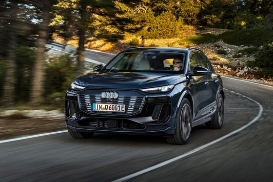 Long claimed range with super fast 270kw charging & generous equipment at Audi Q6e-tron pure electric vehile 285kw power