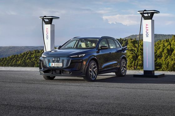Long claimed range with super fast 270kw charging & generous equipment at Audi Q6e-tron pure electric vehile 285kw power