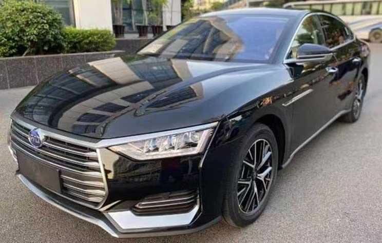 Gama grande de la impulsión 185km/h los 506km de la mano izquierda del sedán de lujo de los coches eléctricos de BYD E9