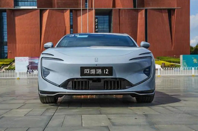 Vehículo eléctrico puro AVATR 12 Vehículo eléctrico con alcance de 700 km