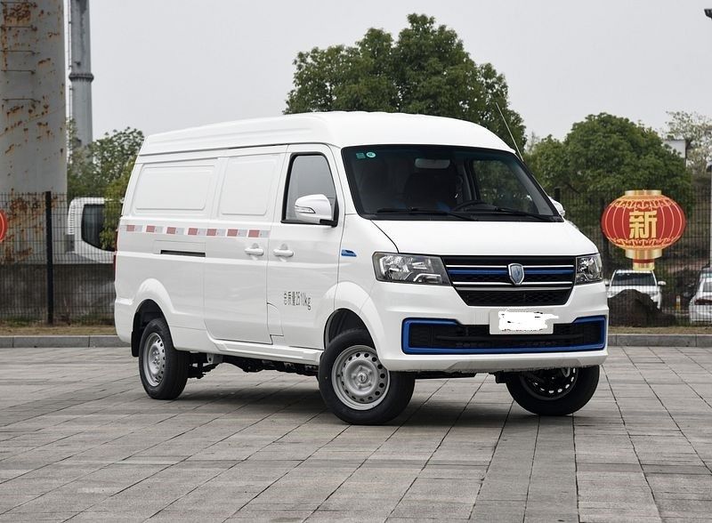 Forma cuadrada Adoptó el estilo familiar Jinbei Nuevo vehículo eléctrico Van Hiace EV con 220N.m y 300km NEDC con velocidad máxima a 80km/h