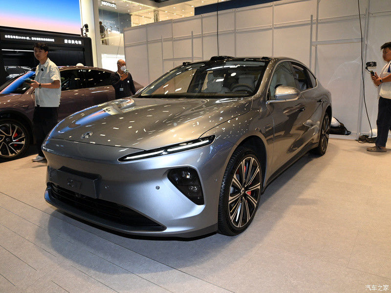 Vehículos de nueva energía 2024 Nio ET7 Weilai Vehículos eléctricos 75kwh 200km/h Auto de alta velocidad