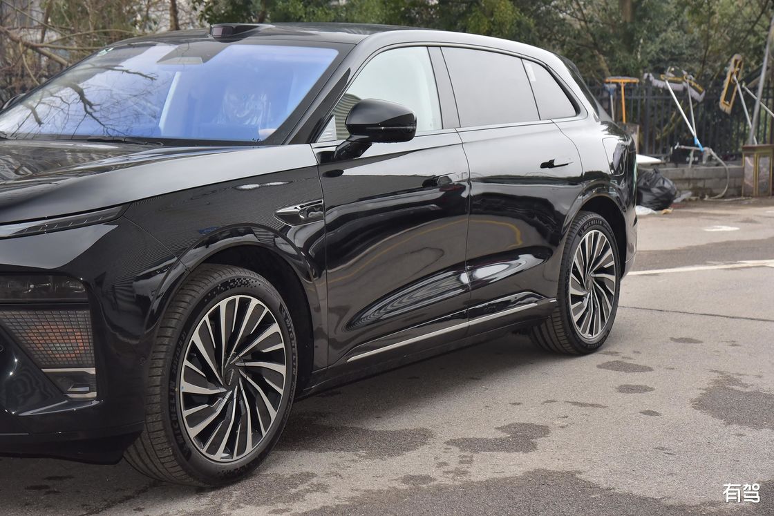 Más reciente vehículo eléctrico REEV EXEED ET 200 Plus Potencia máxima 195kw & 324N.m Torque 7.8sec 0-100km/h aceleración vehículo eléctrico