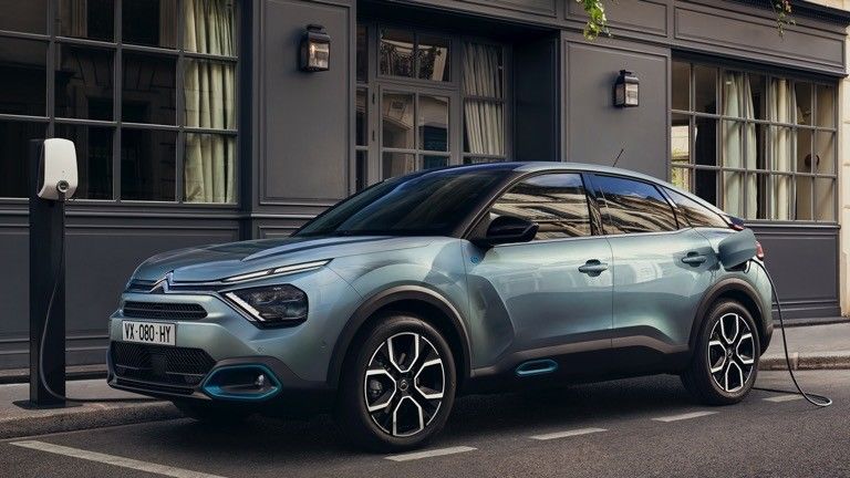 Conducción decente E-C4 de Citroën con 115kw (156ps) de potencia a 150km/h Velocidad máxima Batería de iones de litio 54kwh